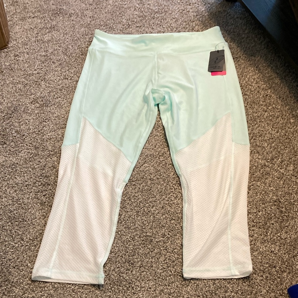 New NYL Sport Aqua and White ankle Leggings